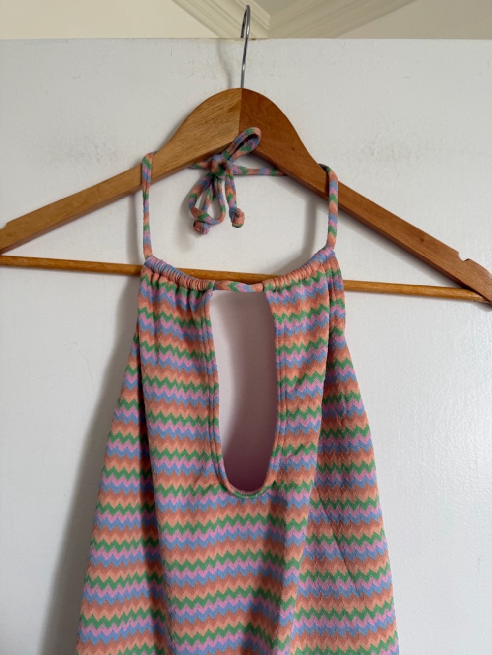 Roxy Juniors Pink Wavy Stripe Keyhole One Piece Swimsuit size Large EUC - Picture 8 of 13